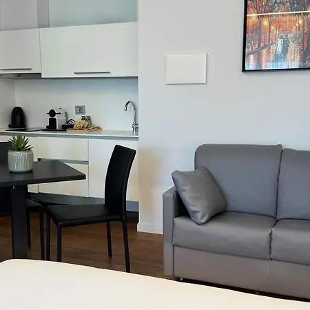 Ξενοδοχείο με διαμερίσματα Grandi 32 Boutique Segrate
