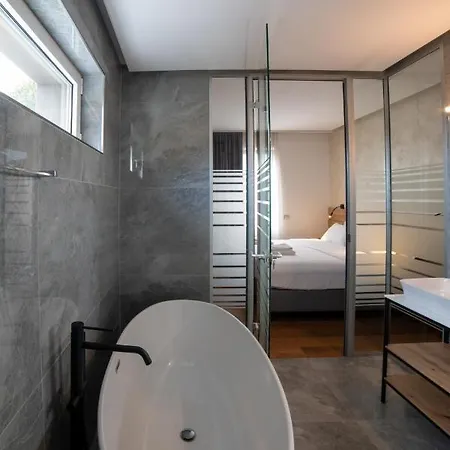 Grandi 32 Boutique Aparthotel Segrate